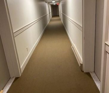 17 Eldon Hall Place Unit 612 - 2 bed, 1 bath - $200 GIFT CARD WITH ... - Photo 1