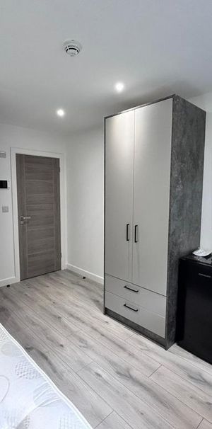 Studio to rent - Photo 1