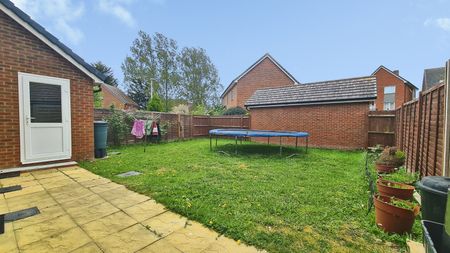 4 bedroom house to rent - Photo 2