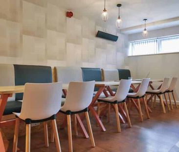 Silver En Suite - Photo 6