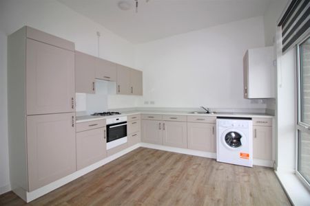 2 Bedroom Flat - Ground Floor - Photo 4