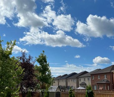 Detached Home For Lease | W9235867 - Photo 5