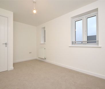 2, Saddleback Close, Churwell, Morley, Leeds, LS27 7NP - Photo 5