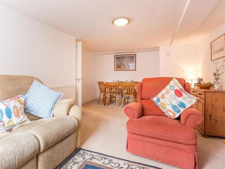 2 bedroom townhouse to rent - Photo 2