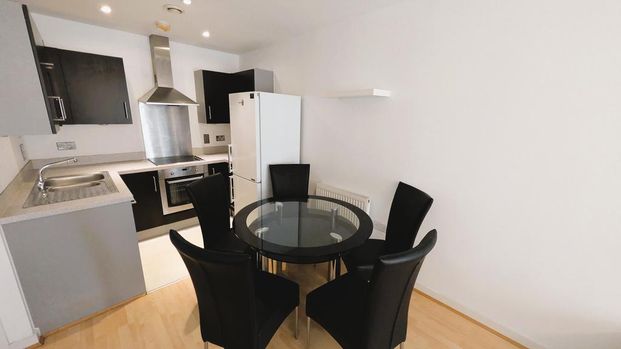2 bedroom flat to rent - Photo 1