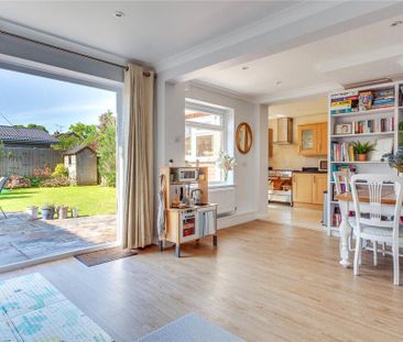 3 bedroom link detached house to rent - Photo 5