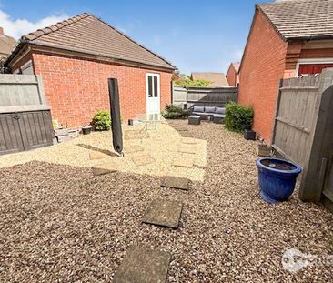 3 bedroom semi-detached house to rent - Photo 5