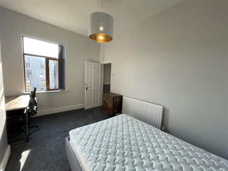 1 bedroom in a house share to rent - Photo 4