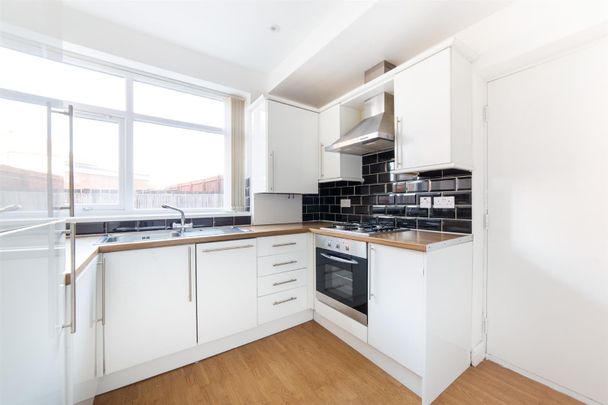 3 bed semi-detached house to rent in Coast Road, High Heaton, NE7 - Photo 1