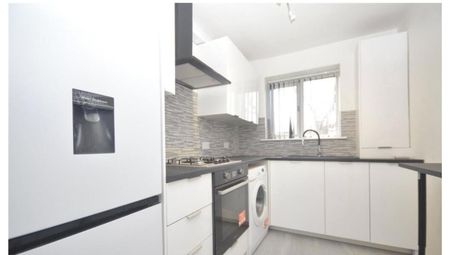 3 Bed Flat, High Road, N12 - Photo 4