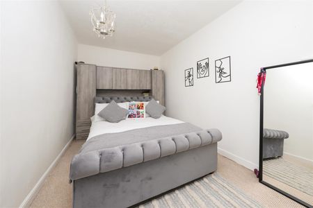 Harefield Road, Uxbridge, UB8 - Photo 3