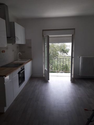 Location Appartement 2 pièces 50m² ROYAN 17200 - Photo 3