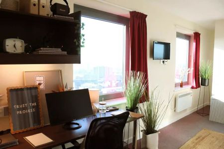 Deluxe Student Studio Apartments - Photo 4