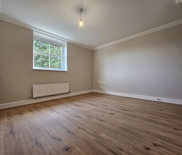 Birmingham Road, Birmingham, Great Barr - Photo 2