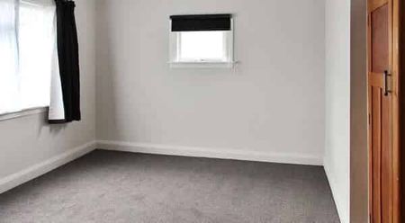 HOSPITAL - 2 BEDROOM - Photo 2