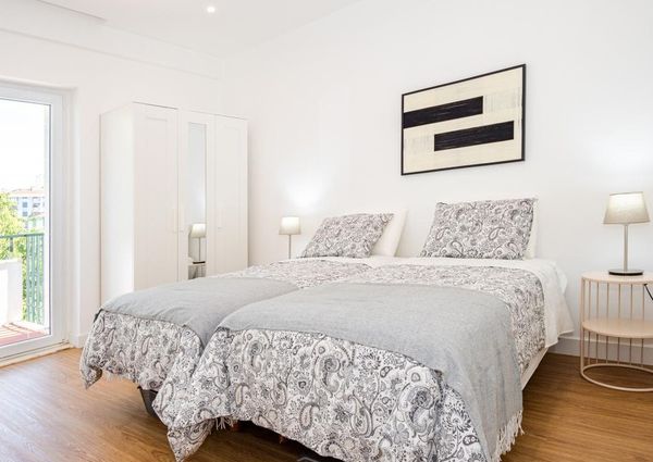 Alugo suite e quartos em Loures Bobadela