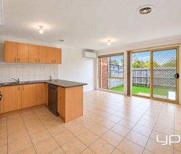 Beautiful 3 Bedroom Home in Quiet Hillside Location - Photo 5