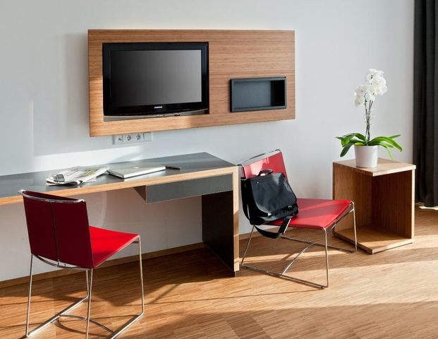 Moderne, möblierte, voll ausgestattete 1-Zimmerwohnung in zentraler Lage - Foto 1