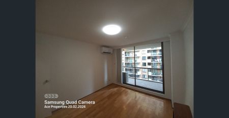 Partly Furnished 2 Bedrooms Apartment in the city - Photo 4