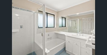 Large Family Home - Photo 2