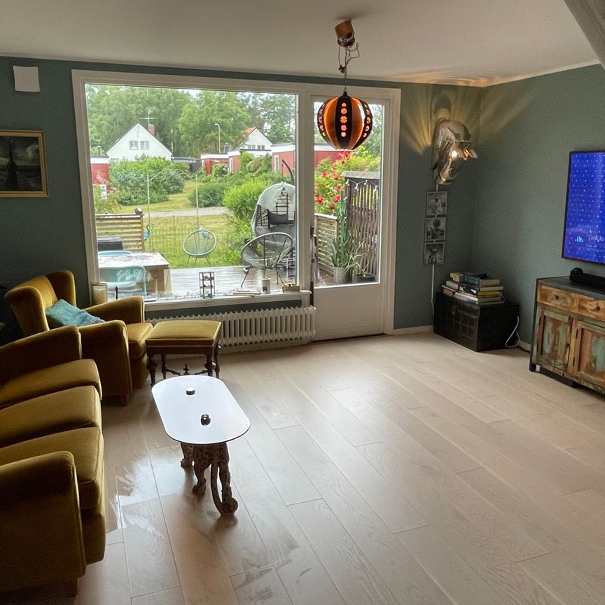 Skebokvarnsvägen, Bandhagen - Photo 1