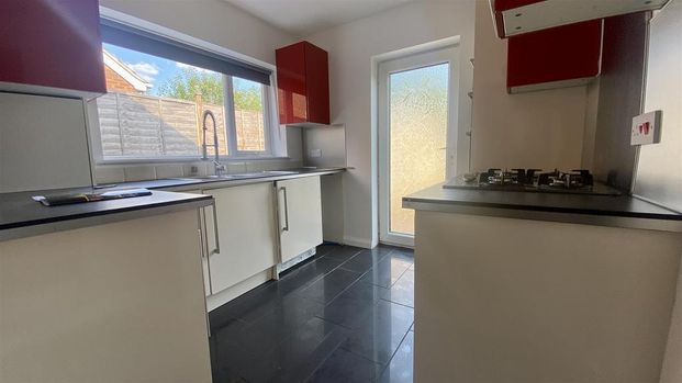 2 bedroom semi-detached bungalow to rent - Photo 1