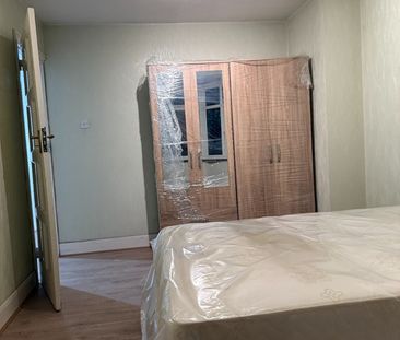 Room in a Shared House, Park Crescent, HA3 - Photo 4