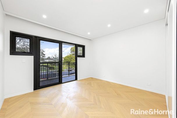 Idyllic family home of style and quality! - Photo 1