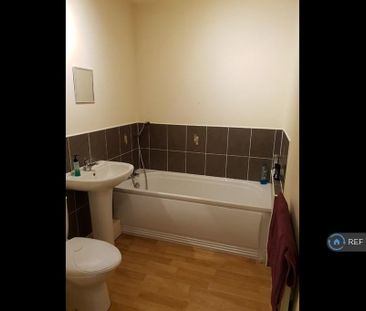 2 bedroom flat to rent - Photo 2