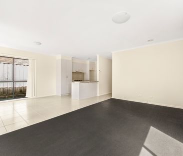 31 Kimberley Grove, Pakenham VIC 3810 - House For Rent | Domain - Photo 5