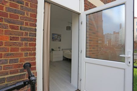 Room in a Shared Flat, Mcdougall House, E2 - Photo 2