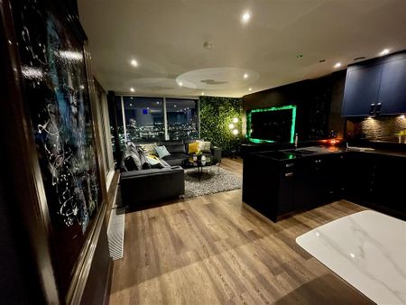 2 bedroom penthouse to rent - Photo 2