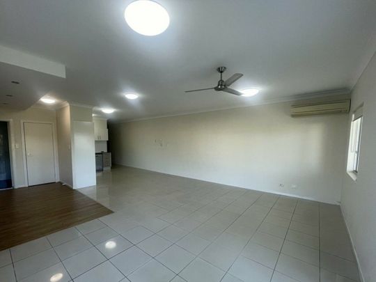 GROUND FLOOR 1 BEDROOM APARTMENT - Photo 1