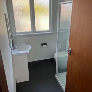 Neat & Tidy Three Bedroom Home - Photo 3