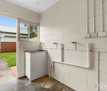 Cozy 1 bedroom unit in quiet complex - ideal location - Photo 2