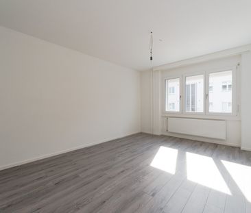 Grosse 4-Zimmerwohnung zu vermieten in Zürich-Oerlikon - Photo 1