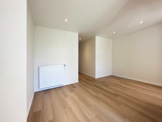 Zeer mooi gerenoveerd één-slaapkamer appartement met terras en tuin te Deurne. - Foto 1