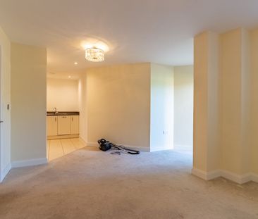 1 bedroom flat to rent, Available now - Photo 1