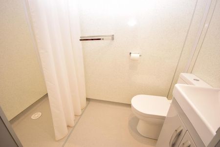 4 bedroom semi-detached house to rent - Photo 5