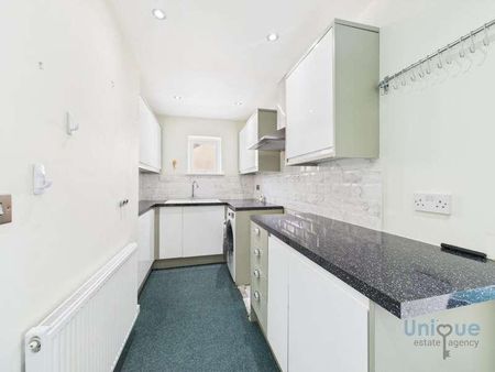 Mildred Close, Thornton-cleveleys, FY5 - Photo 5