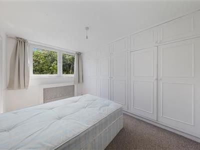 Battersea Bridge Road, SW11 - Photo 2