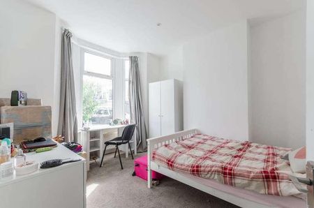 York Road, Leyton, E10 - Photo 5