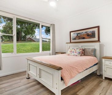 SPACIOUS 4 BEDROOM HOME IN BEAUTIFUL KILABEN BAY - Photo 4