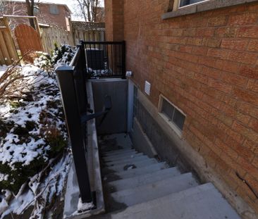 For Lease - 45 Lofthouse Drive, Whitby, Ontario - Photo 6