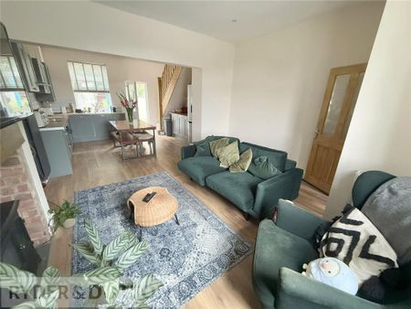 2 bedroom terraced house to rent - Photo 2