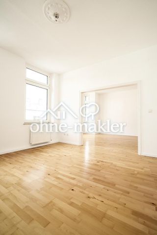 3,5-Raum-Altbauwohnung mit Balkon und Einbauküche zwischen Wilhelmplatz und Wasserbahnhof - Photo 2