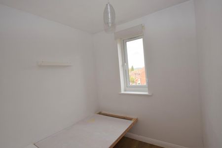 4 bedroom detached house to rent - Photo 2