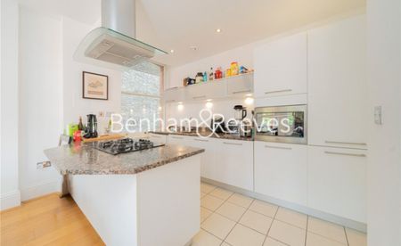 3 Bedroom flat to rent in Nevern Square, Kensington, SW5 - Photo 5