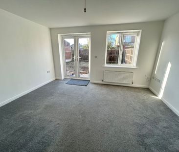 3 bedroom semi-detached house to rent - Photo 5