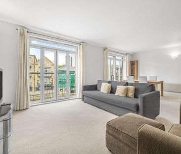 2 bedroom flat to rent - Photo 2